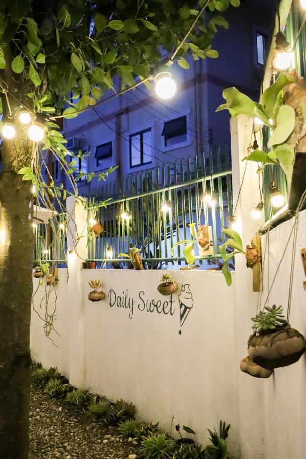 Ocean Breeze Hostel By Daily Sweet Moalboal Zewnętrze zdjęcie